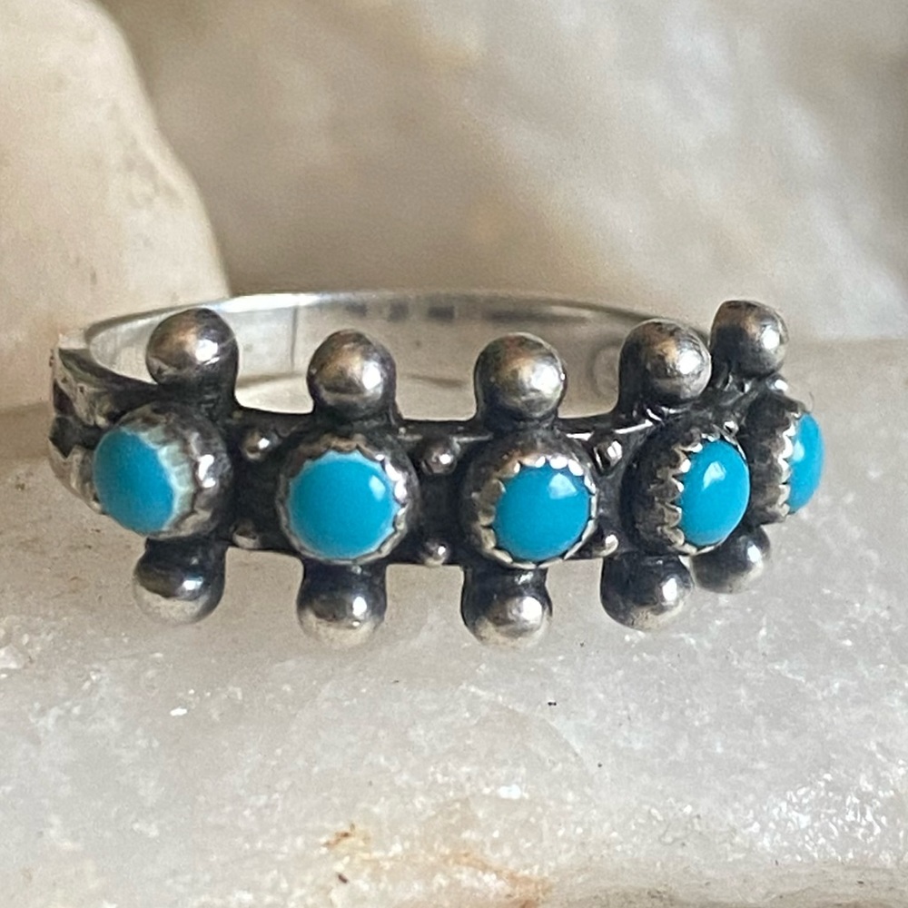 Native American VTG ZUNI Turquoise Petite Point Band Southwestern Ring Arrows